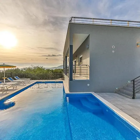 Intimate Secluded Luxury Cambello, Gorgeous Sea View In Croatia Villa Kaštel Kambelovac